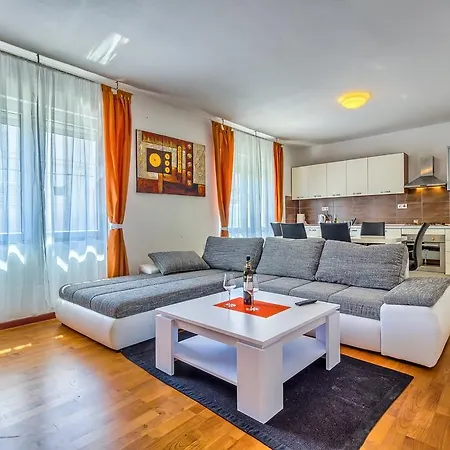 Apartment Luxury Domgjoni *
